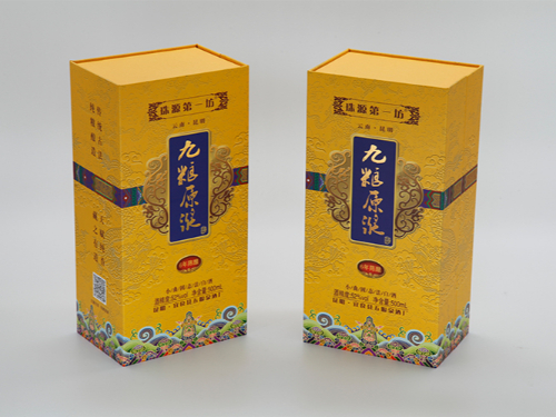 古法傳世百年佳釀，九糧原漿萬(wàn)古流芳！昆明宜良縣五眼泉酒廠(chǎng)酒盒定做